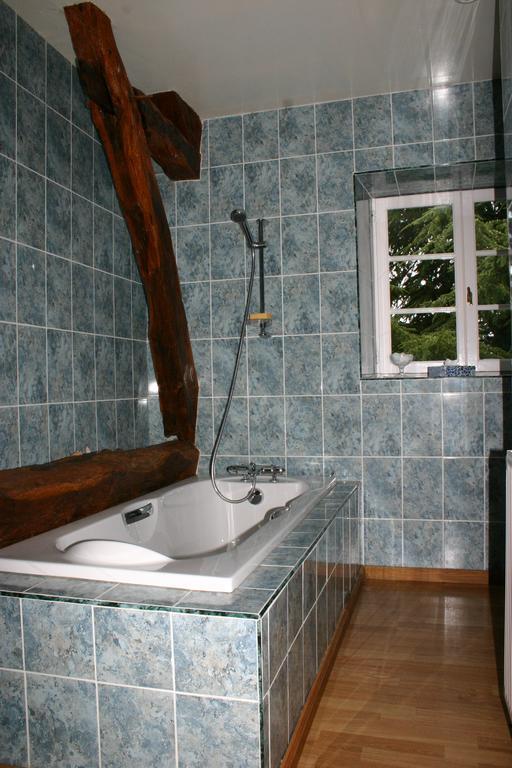 Domaine De Clermont Bed and Breakfast La Roche-en-Brenil Rum bild