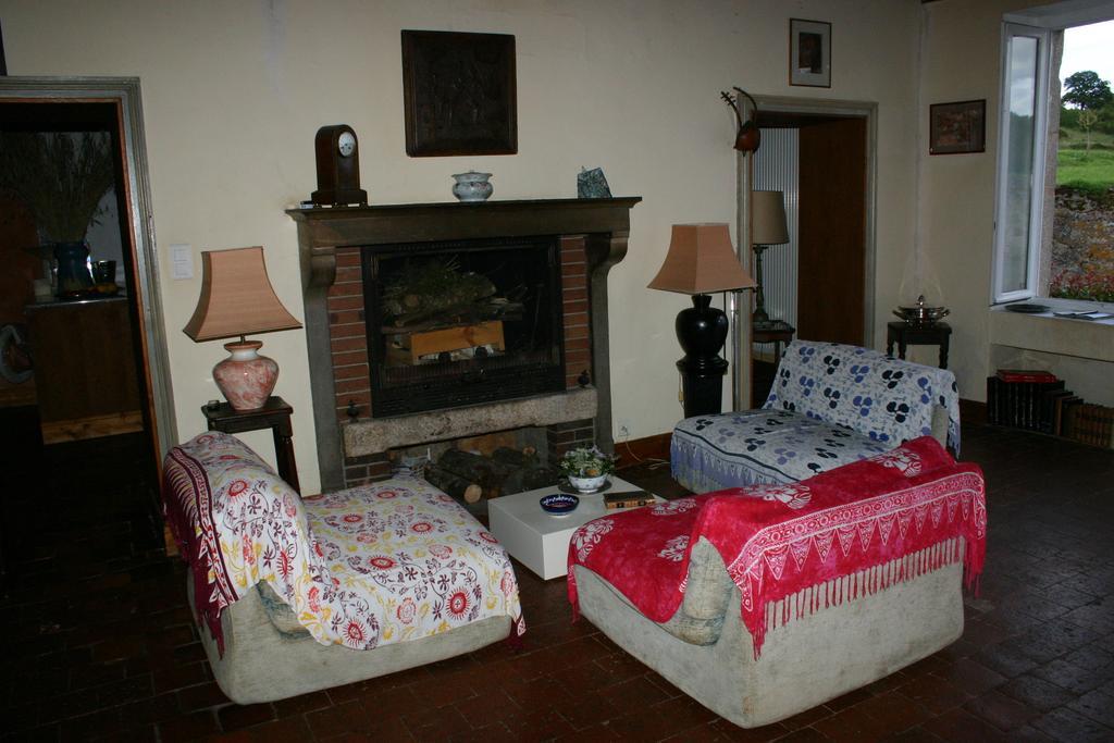 Domaine De Clermont Bed and Breakfast La Roche-en-Brenil Exteriör bild
